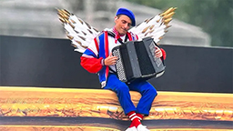« L&rsquo;ÉTÉ DE 20H30 LE VENDREDI « . FÉLICIEN BRUT ET SON ACCORDÉON